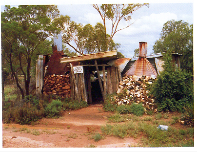  lightning ridge australia, lightning ridge australia 3 mile mine, lightning ridge australia old opal miners home
