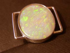 opal neck collar