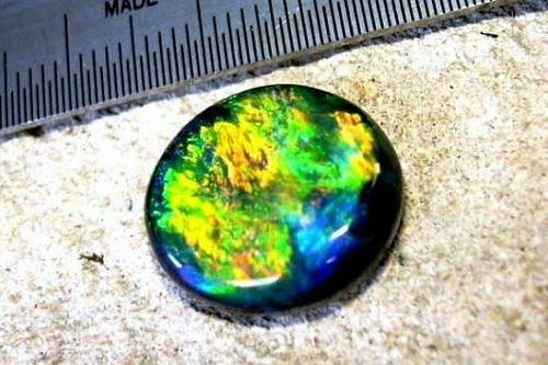 opal gemstone, black opal,australian opal 