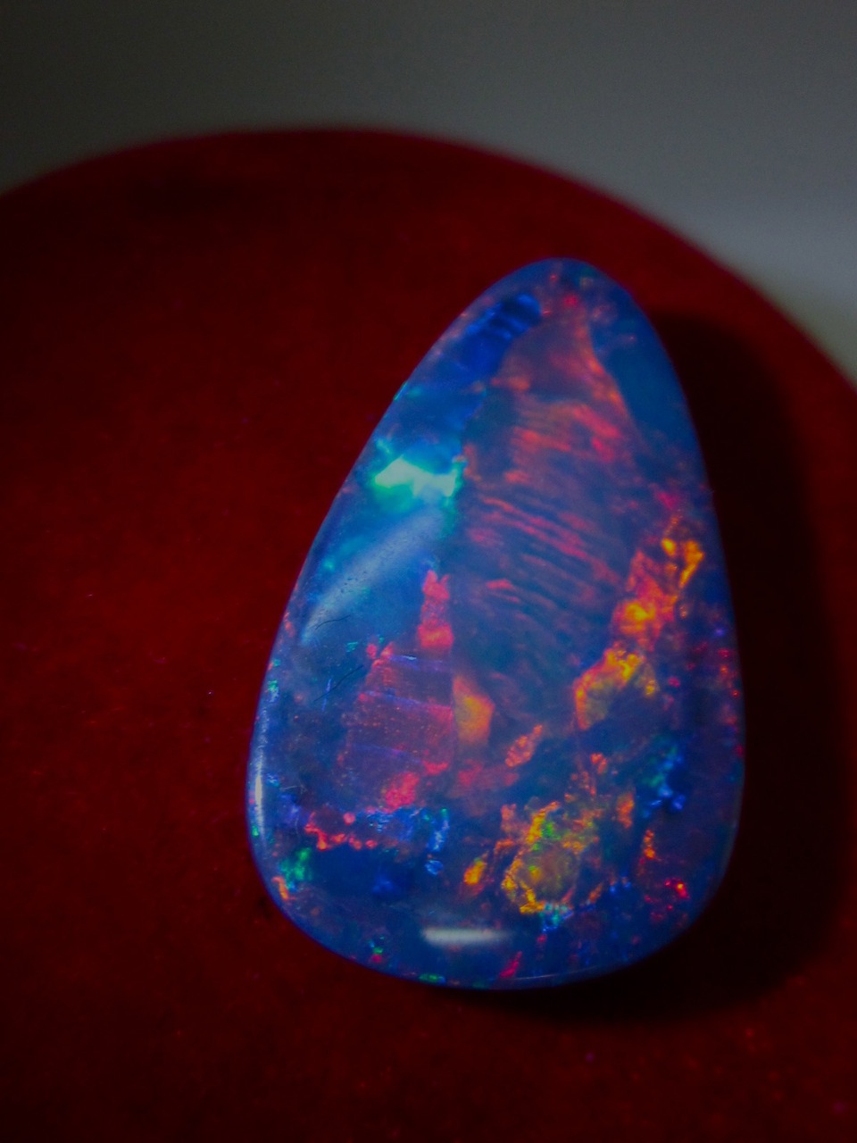 Why buy opal gemstones