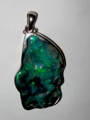 jewelry opal pendent