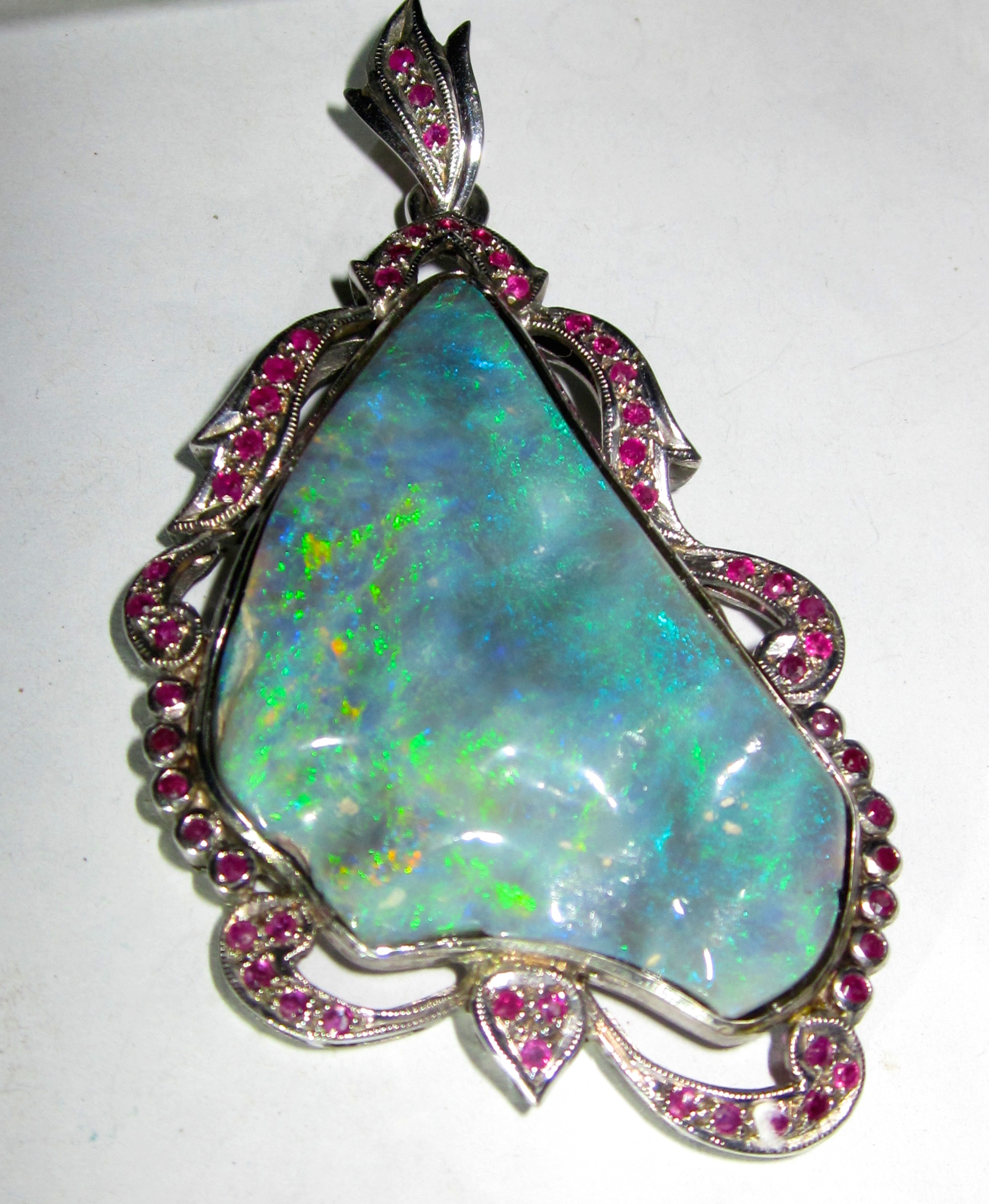 Handmade opal jeweler & goldsmith, opals at wholesale prices