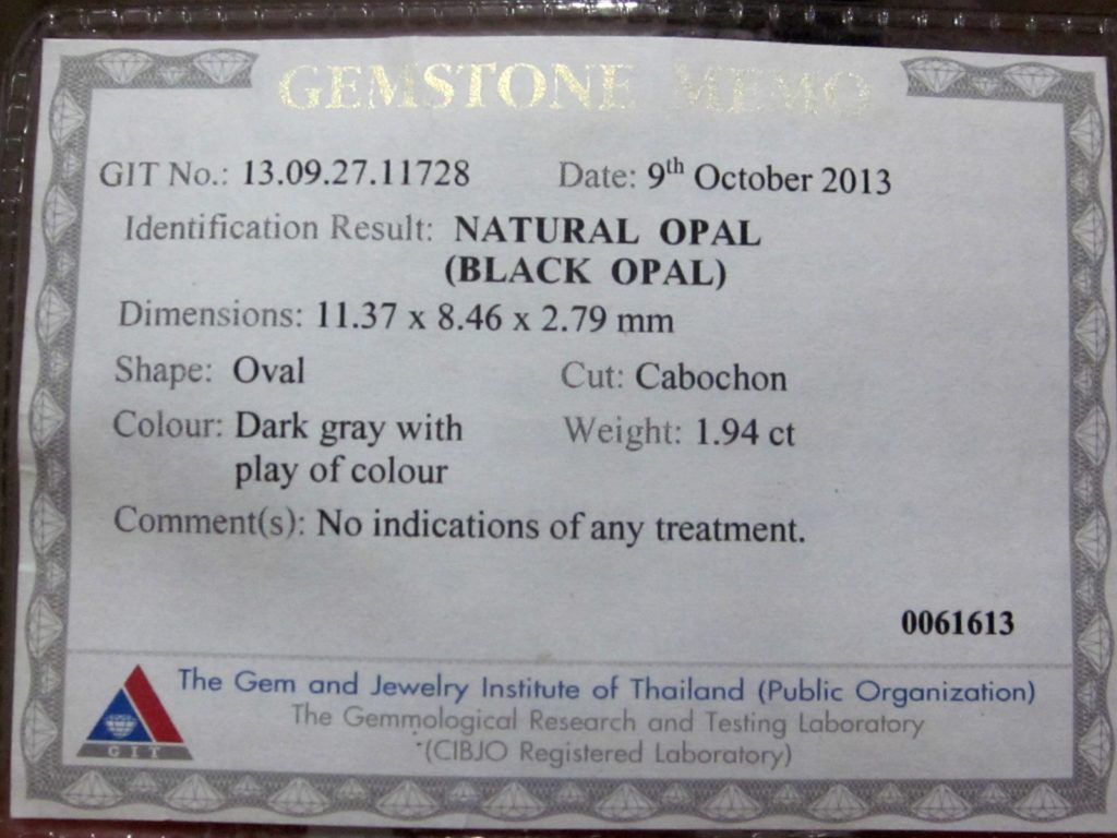 opals,oval shape opal