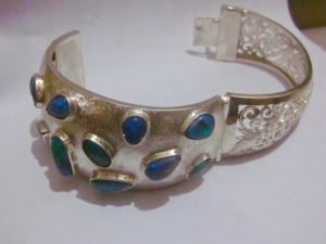 bracelet with opals