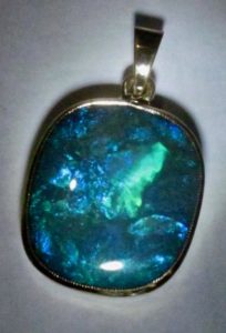 opal pendant with beautiful pattern lovely jewellery.